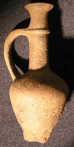 Pottery vase inspired by Syrian forms - image 1