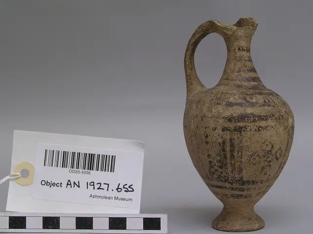 White Painted oinochoe in shape of Tell-el Yahudiyeh juglet - image 1