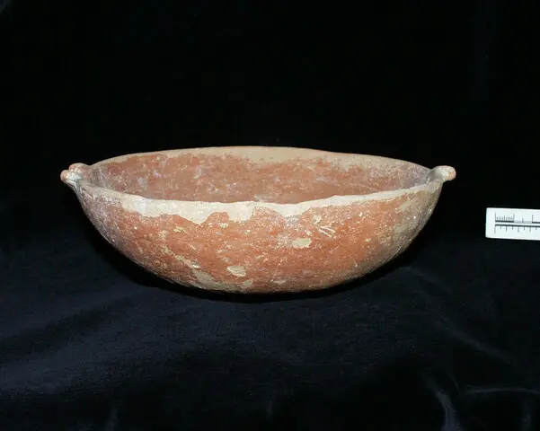 Red Polished bowl with trough spout - image 1