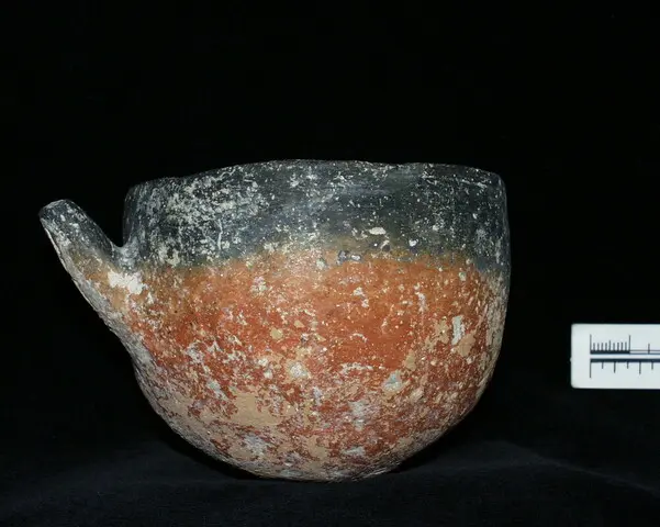 Bowl with horn-lug handle - image 1