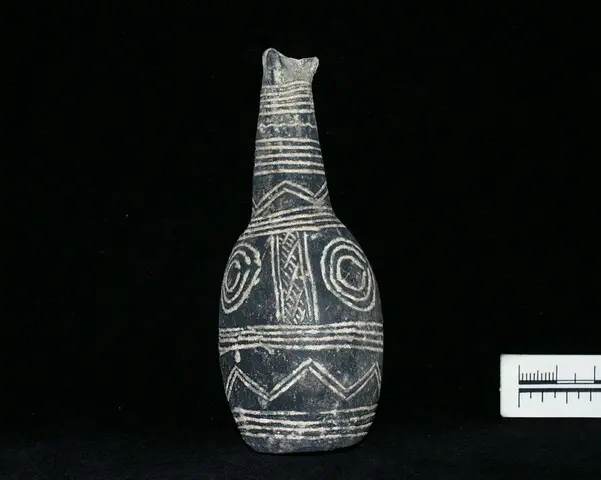 Black-Polished small flask or bottle - image 1