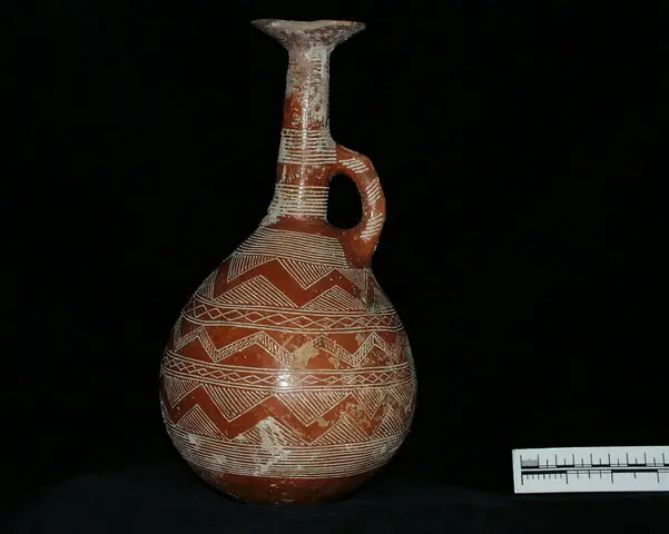 Red Polished gourd-shaped jug - image 1