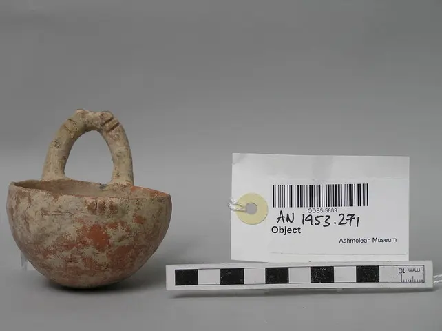 Matt Polished bowl withhigh horizontal handle - image 1