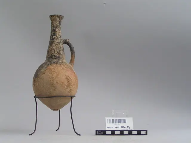 Red Polished jug - image 1