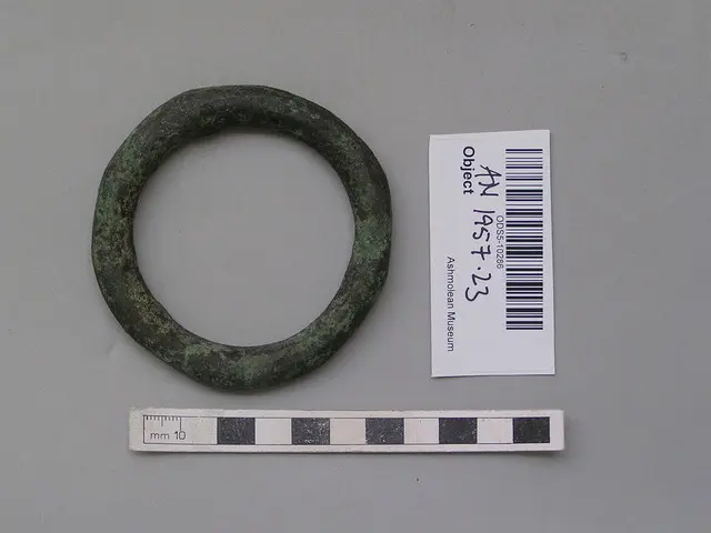 Solid copper ring ingot - image 1