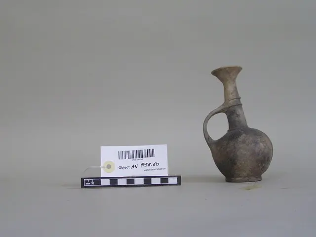 Base Ring poppy-juglet with trumpet-mouth - image 1