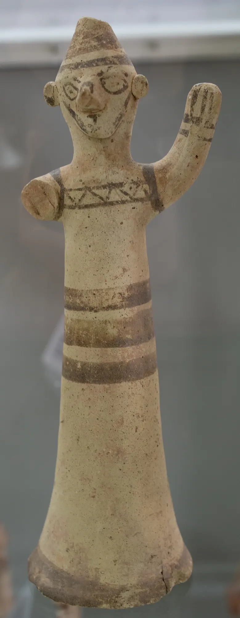 bichrome terracotta figurine - image 1