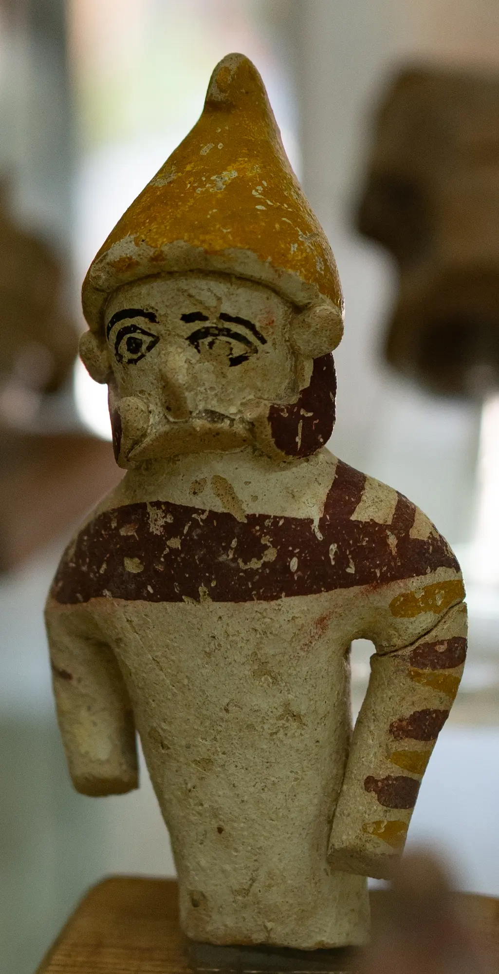 Trichrome figurine - image 1