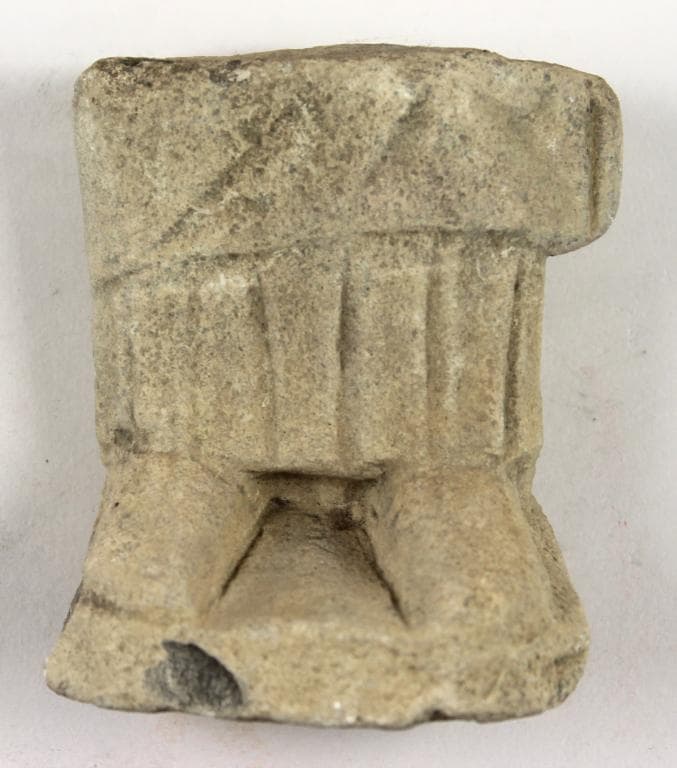 Fragment from a votive statuette - image 1