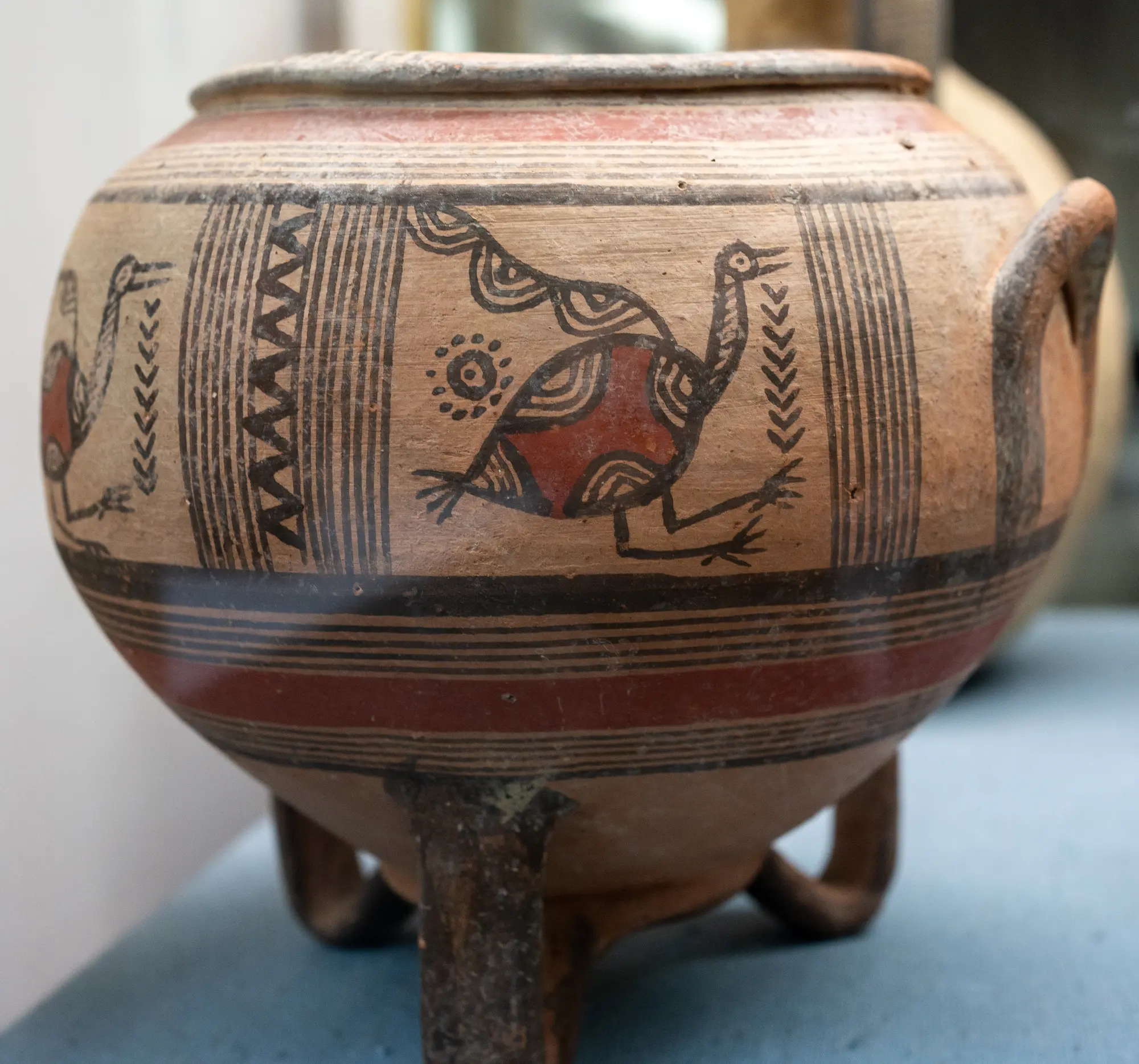 Free Field Bird on Bichrome Tripod Jar - image 1