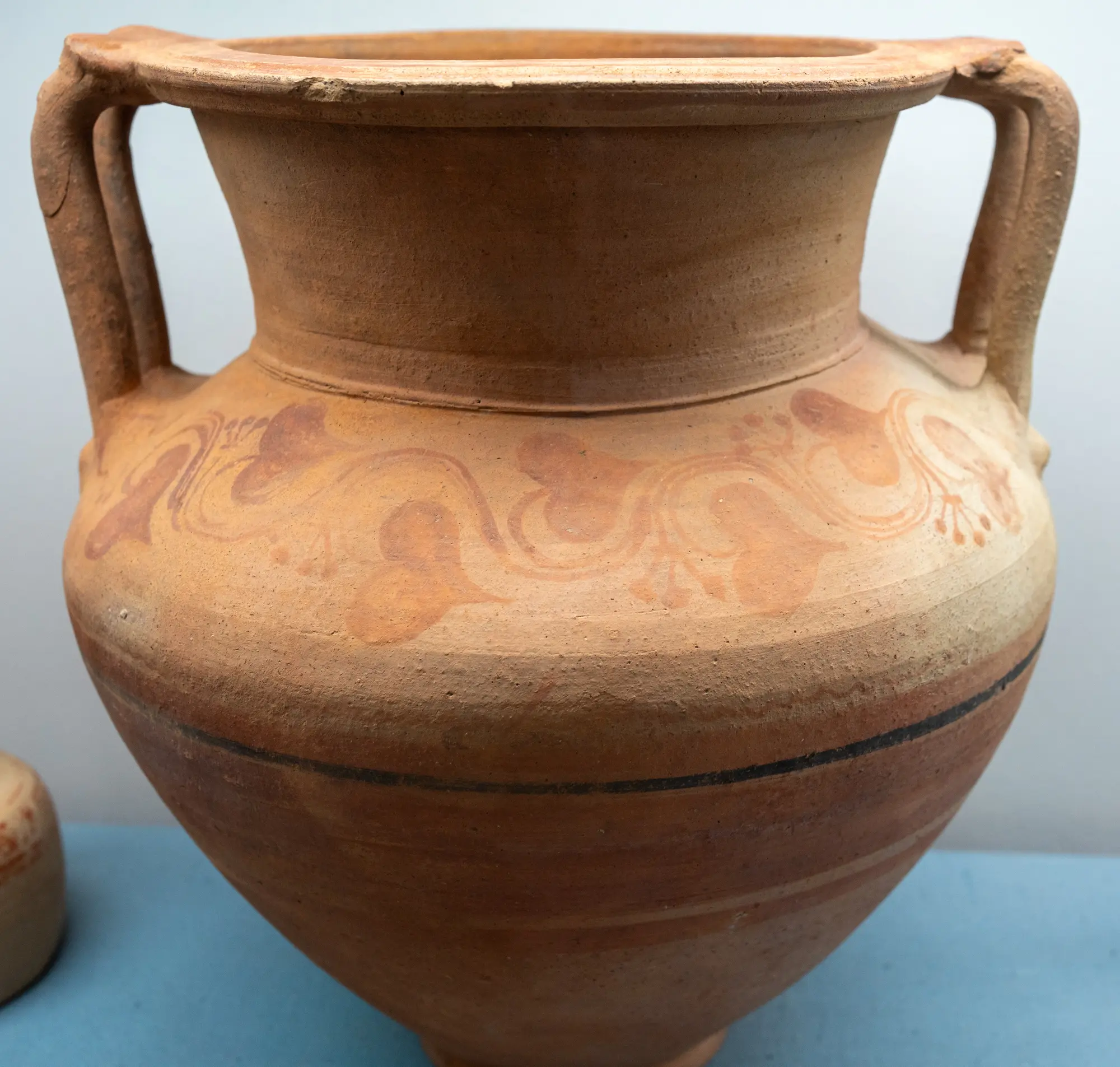 Large Jar with Leaf Motifs - image 1