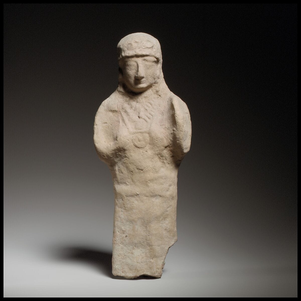 Standing female figurine - image 1