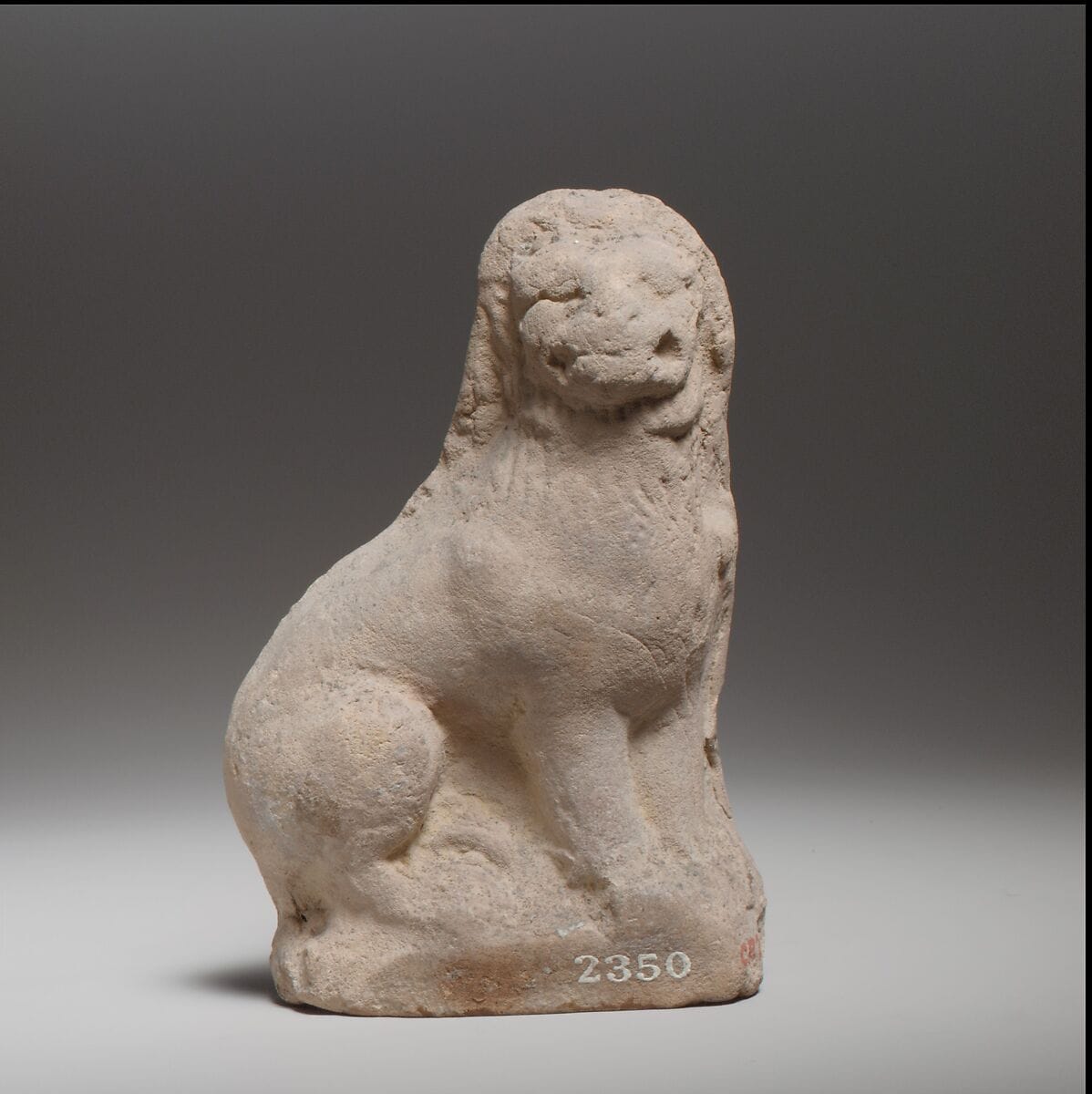 Lion figurine - image 1
