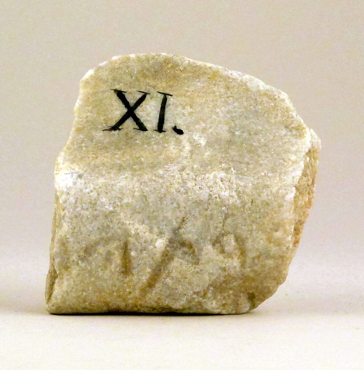 Marble bowl fragment with Phoenician inscription - image 1