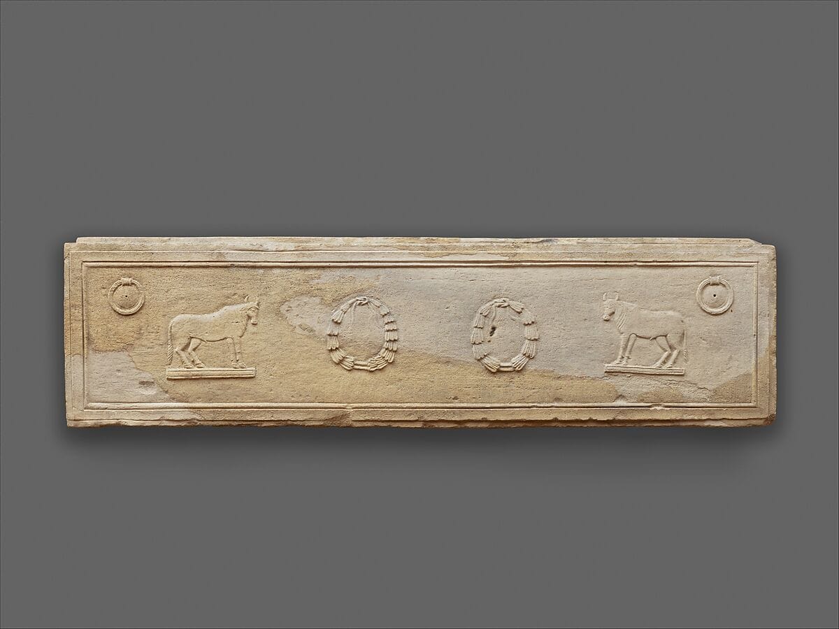 Limestone fragment of a sarcophagus - image 1