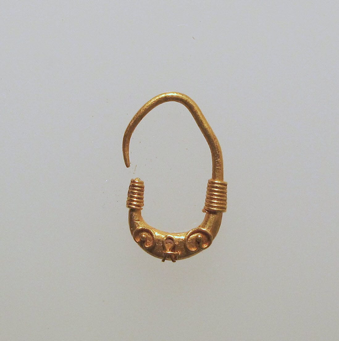 Earring with filigree - image 1
