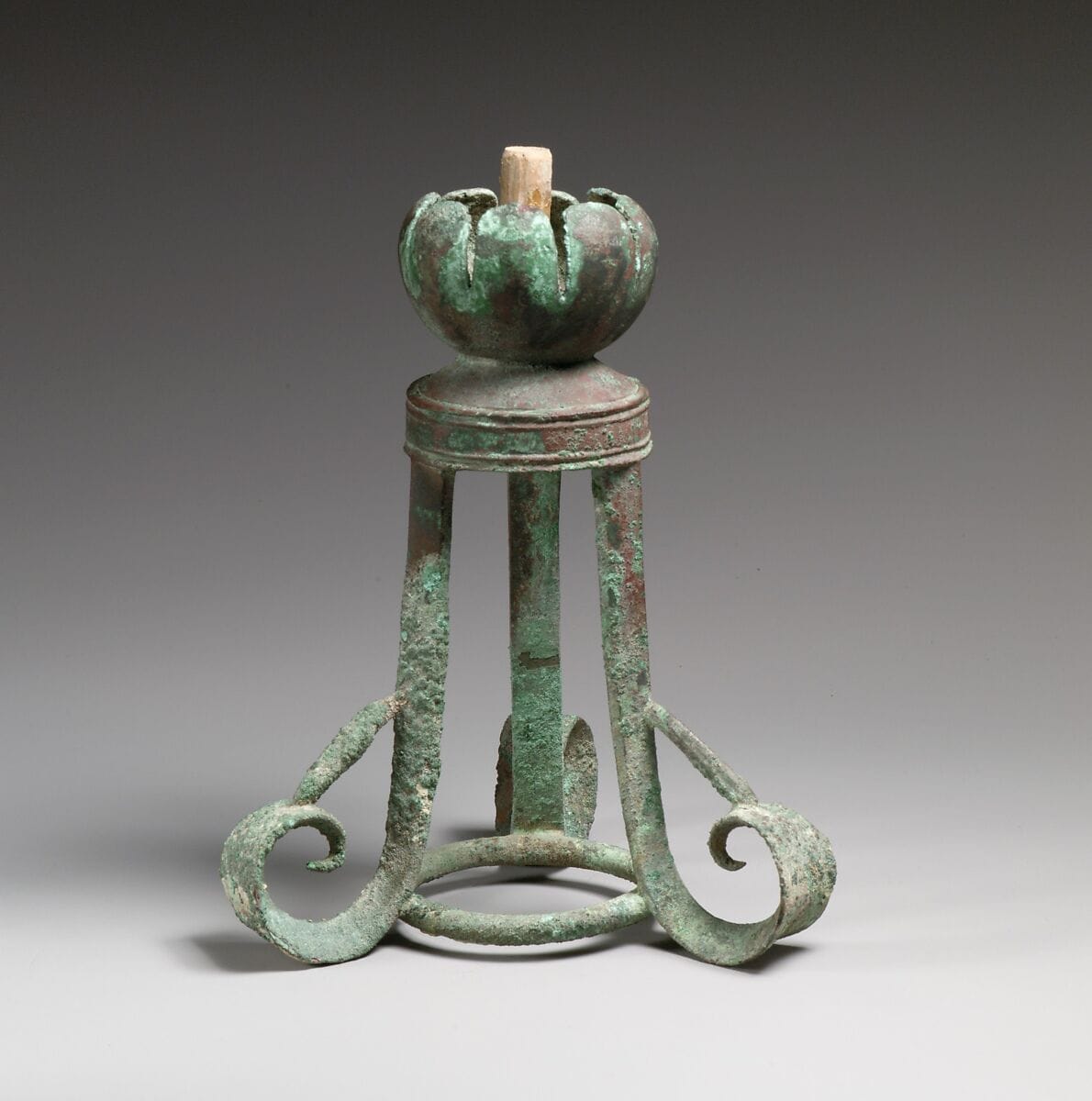 Bronze lamp holder - image 1