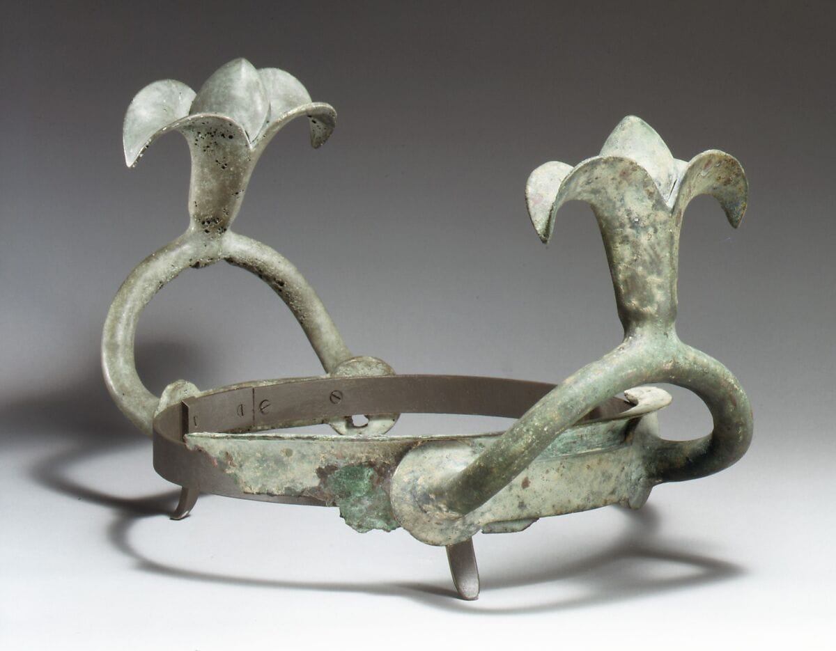 Bronze handles and part of the rim of a cauldron - image 1